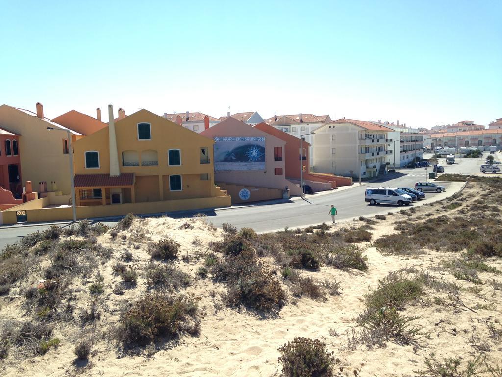 Supertubos Beach Hostel Atouguia Da Baleia Exteriér fotografie