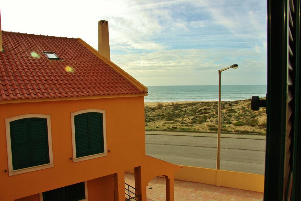 Supertubos Beach Hostel Atouguia Da Baleia Pokoj fotografie