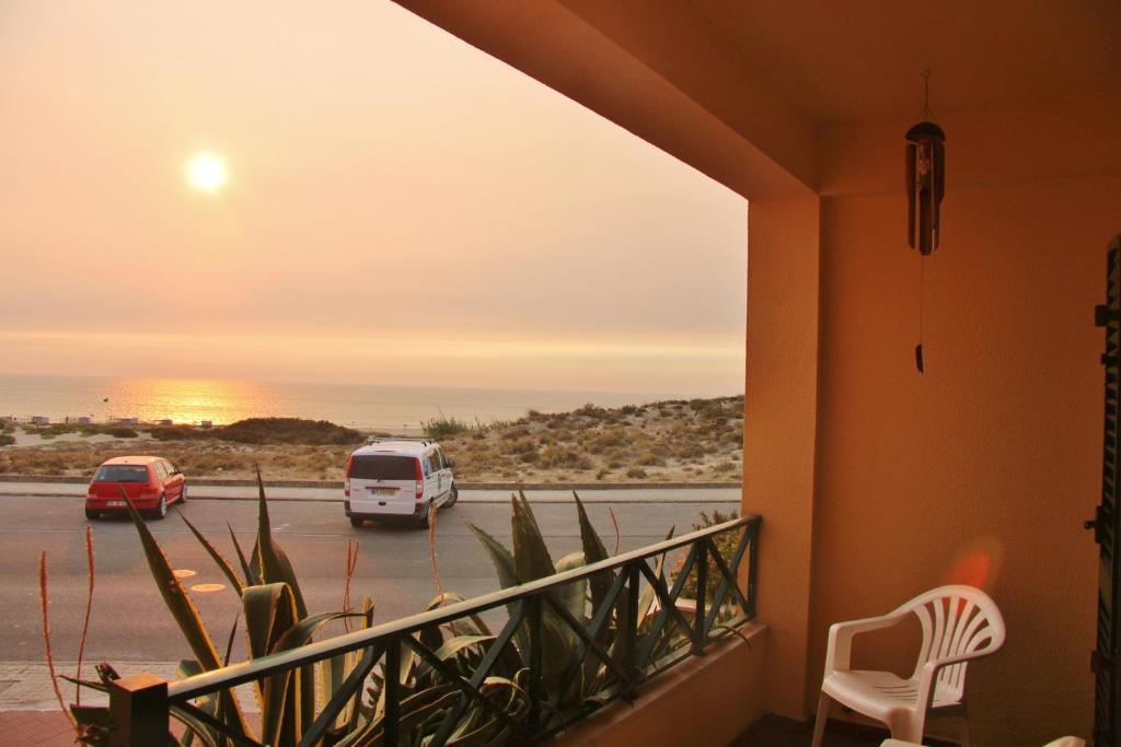 Supertubos Beach Hostel Atouguia Da Baleia Exteriér fotografie