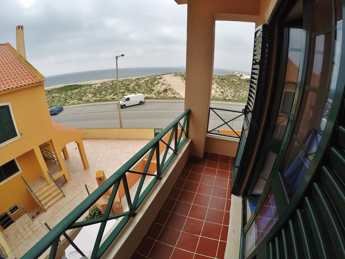 Supertubos Beach Hostel Atouguia Da Baleia Exteriér fotografie