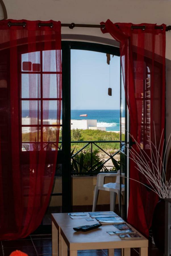 Supertubos Beach Hostel Atouguia Da Baleia Exteriér fotografie